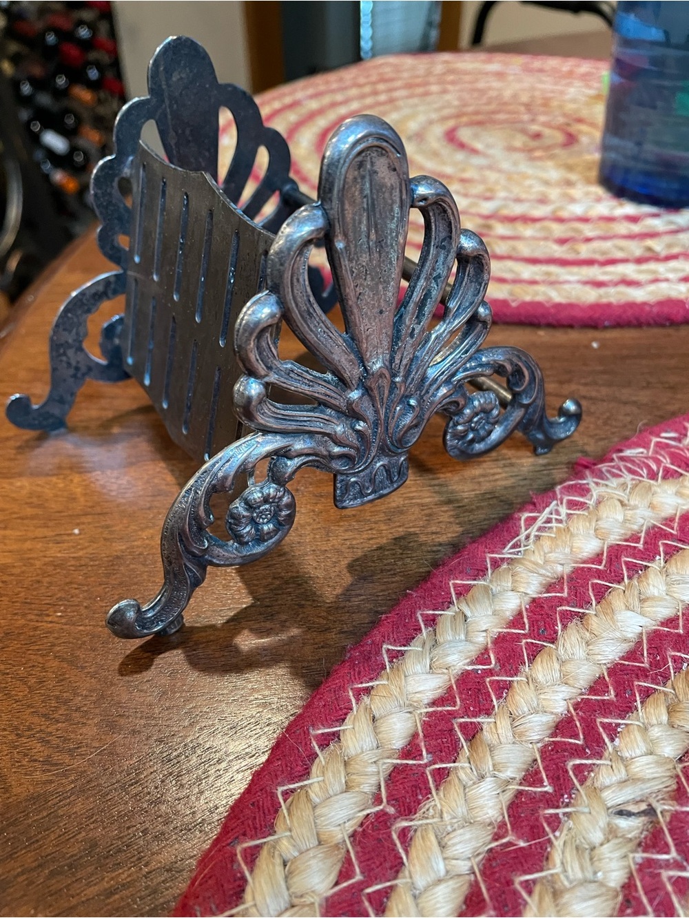 Antique-Style Decorative Knife Holder in Aged Silver